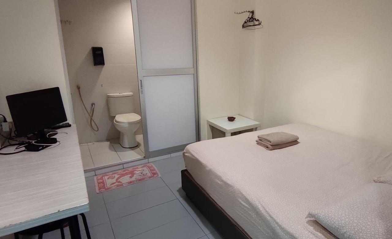 Fifty Seven Inn Batu Pahat Exterior foto
